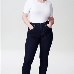 Universal Standard High Rise Seine Jean 27”